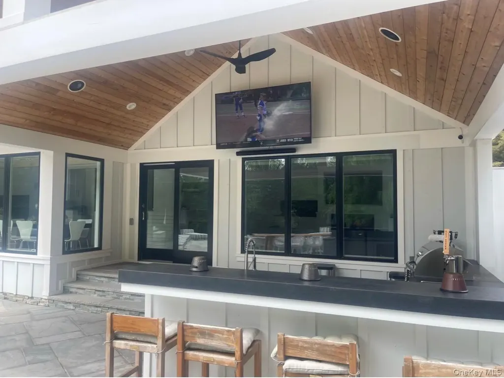 263 Ferry Road Sag Harbor NY 11963