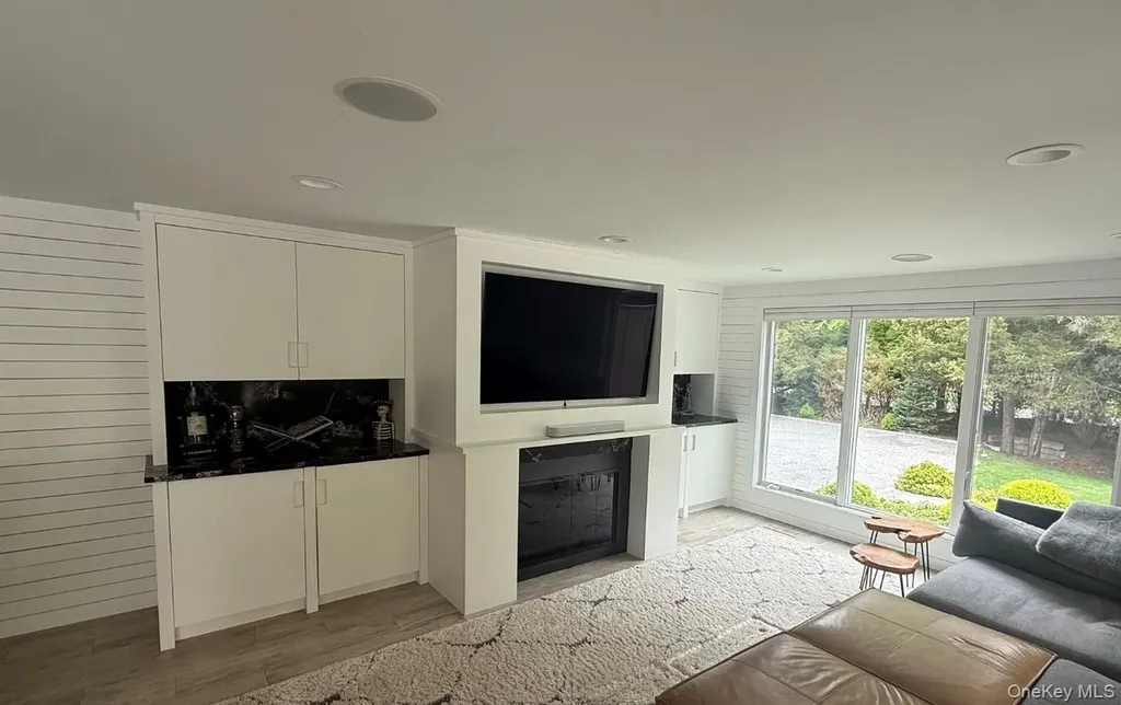 263 Ferry Road Sag Harbor NY 11963