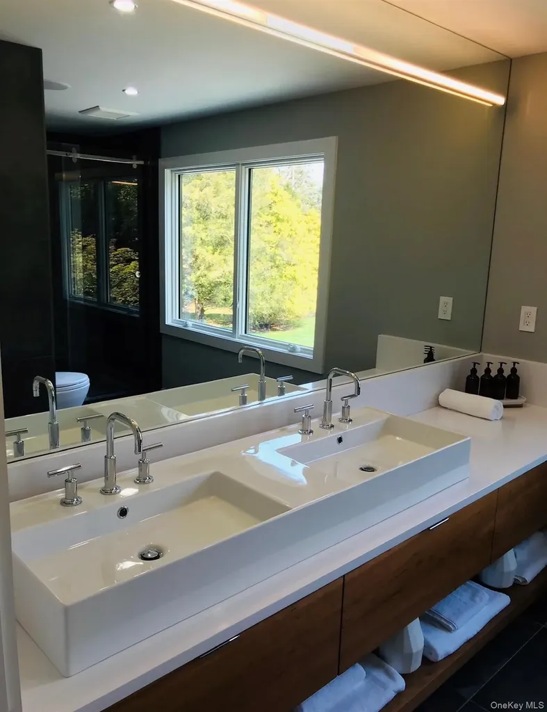 263 Ferry Road Sag Harbor NY 11963