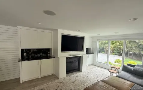 263 Ferry Road Sag Harbor NY 11963