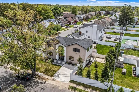 29 Baldwin Drive West Hempstead NY 11552