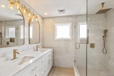 29 Baldwin Drive West Hempstead NY 11552