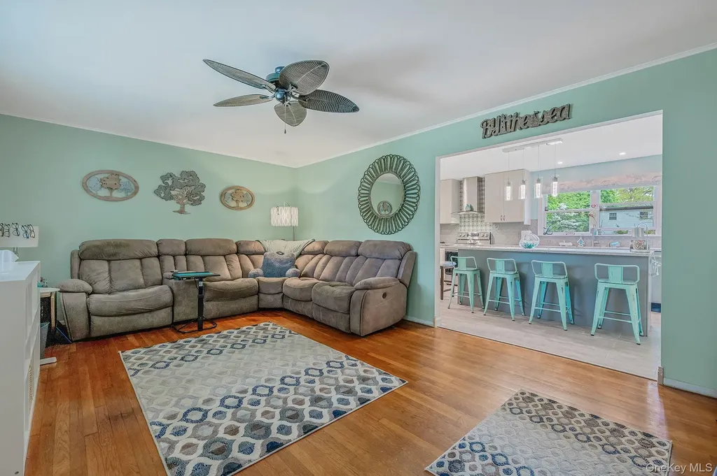 535 Kime Avenue West Islip NY 11795