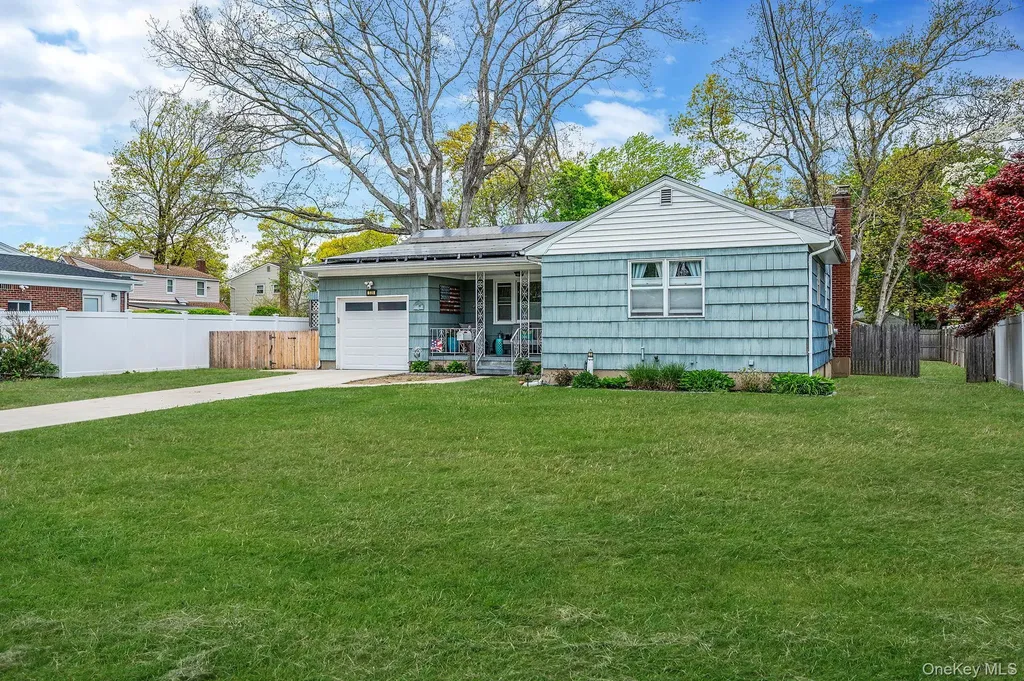 535 Kime Avenue West Islip NY 11795