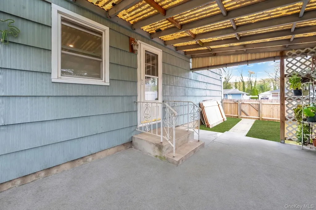 535 Kime Avenue West Islip NY 11795