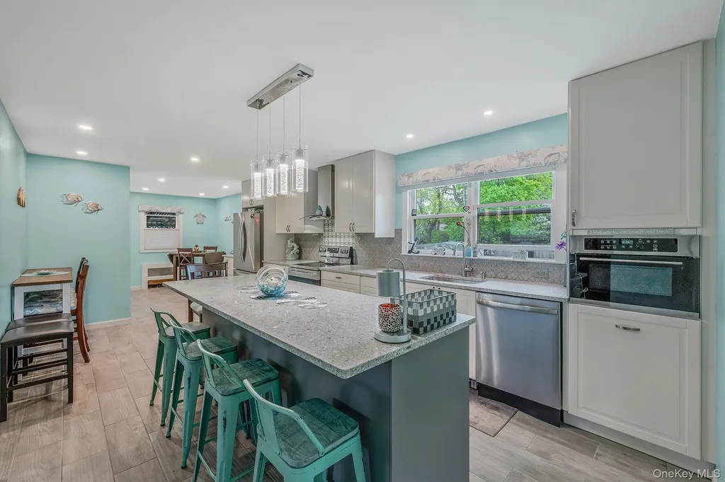 535 Kime Avenue West Islip NY 11795
