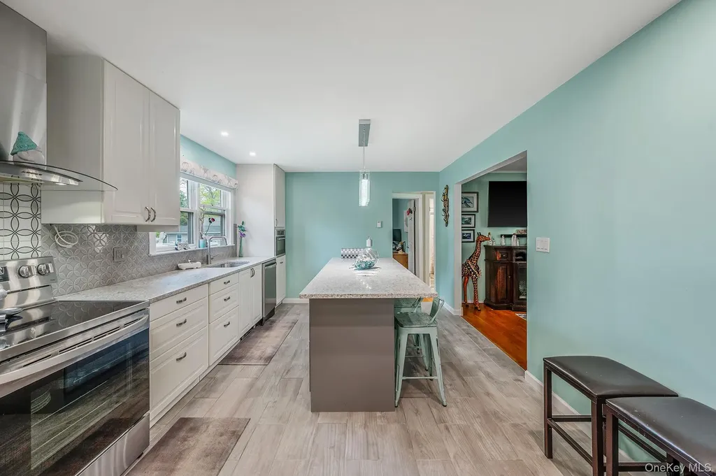 535 Kime Avenue West Islip NY 11795