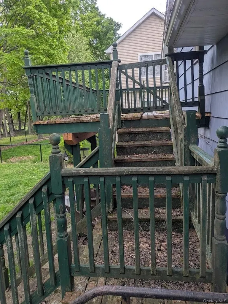 44 Commonwealth Avenue Middletown NY 10940