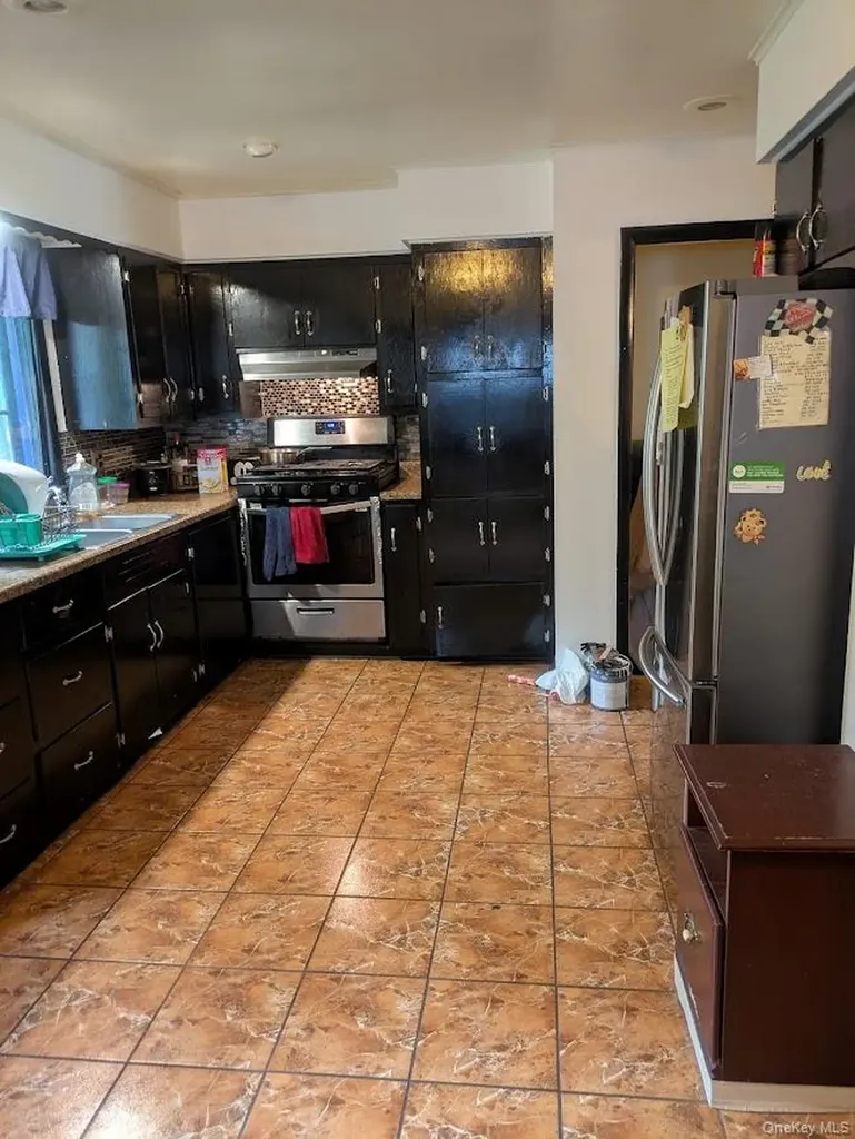 44 Commonwealth Avenue Middletown NY 10940