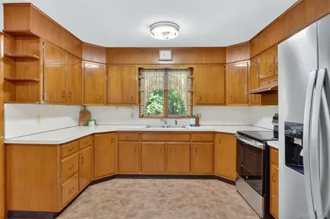 9 Alladin Court Wappingers Falls NY 12590