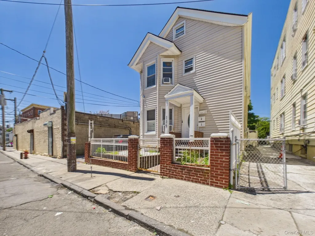 129 Morningside Place Yonkers NY 10703