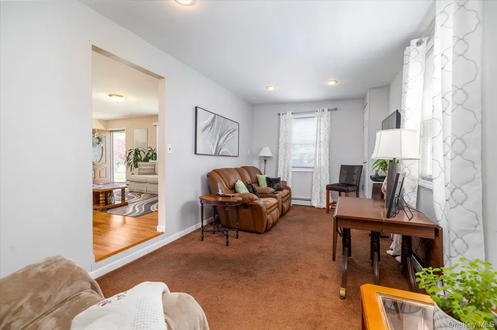 265 W Windsor Parkway Oceanside NY 11572