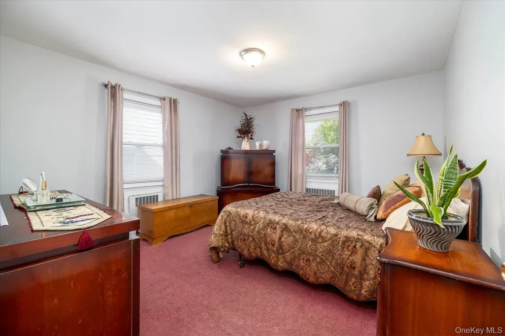 265 W Windsor Parkway Oceanside NY 11572