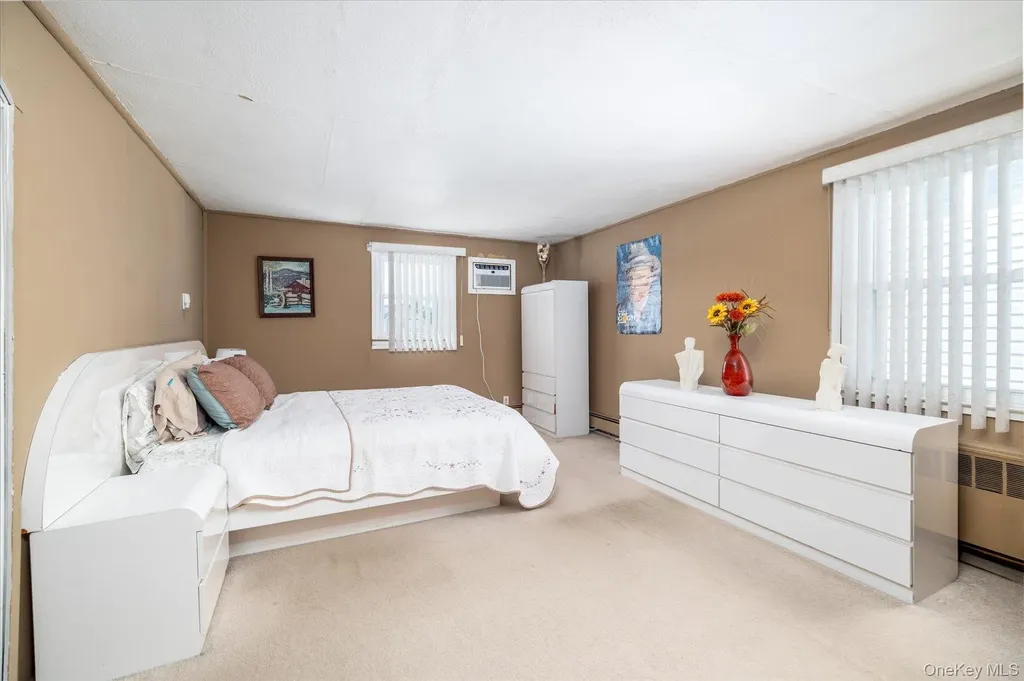 265 W Windsor Parkway Oceanside NY 11572