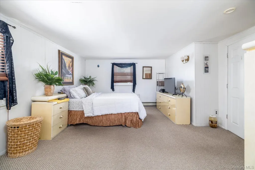 265 W Windsor Parkway Oceanside NY 11572