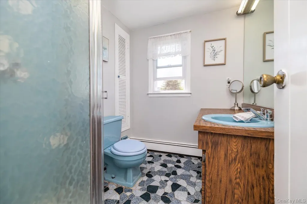 265 W Windsor Parkway Oceanside NY 11572