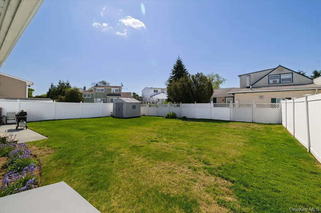 265 W Windsor Parkway Oceanside NY 11572