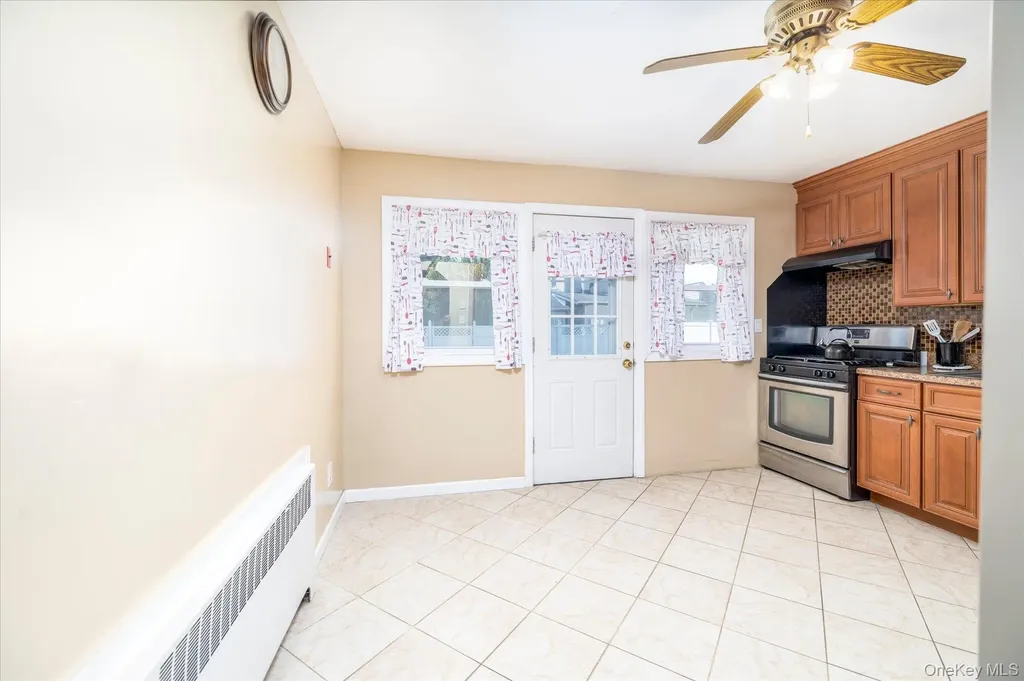 265 W Windsor Parkway Oceanside NY 11572