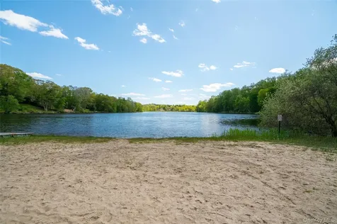 138 Fairmont Road Mahopac NY 10541