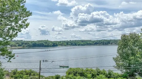60 Hibiscus Circle Hopewell Junction NY 12533