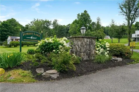 60 Hibiscus Circle Hopewell Junction NY 12533