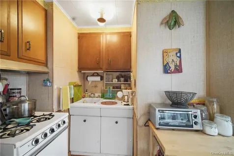 60 Hibiscus Circle Hopewell Junction NY 12533
