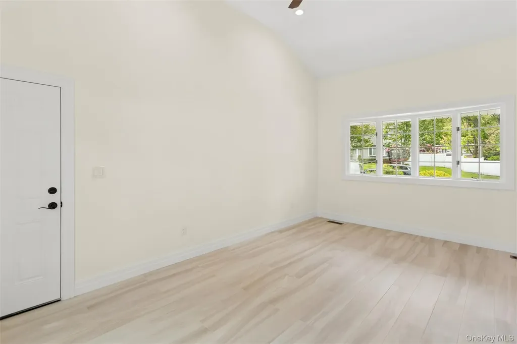 15 Locust Road Old Bethpage NY 11804