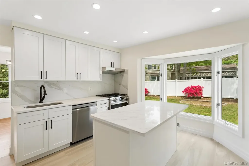15 Locust Road Old Bethpage NY 11804