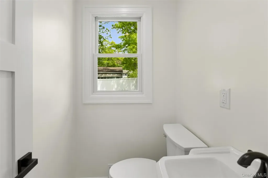 15 Locust Road Old Bethpage NY 11804