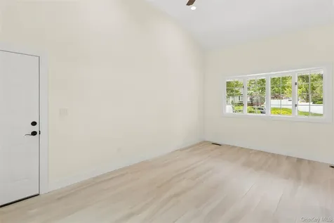 15 Locust Road Old Bethpage NY 11804