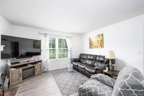 44 Inwood Avenue Poughkeepsie NY 12601