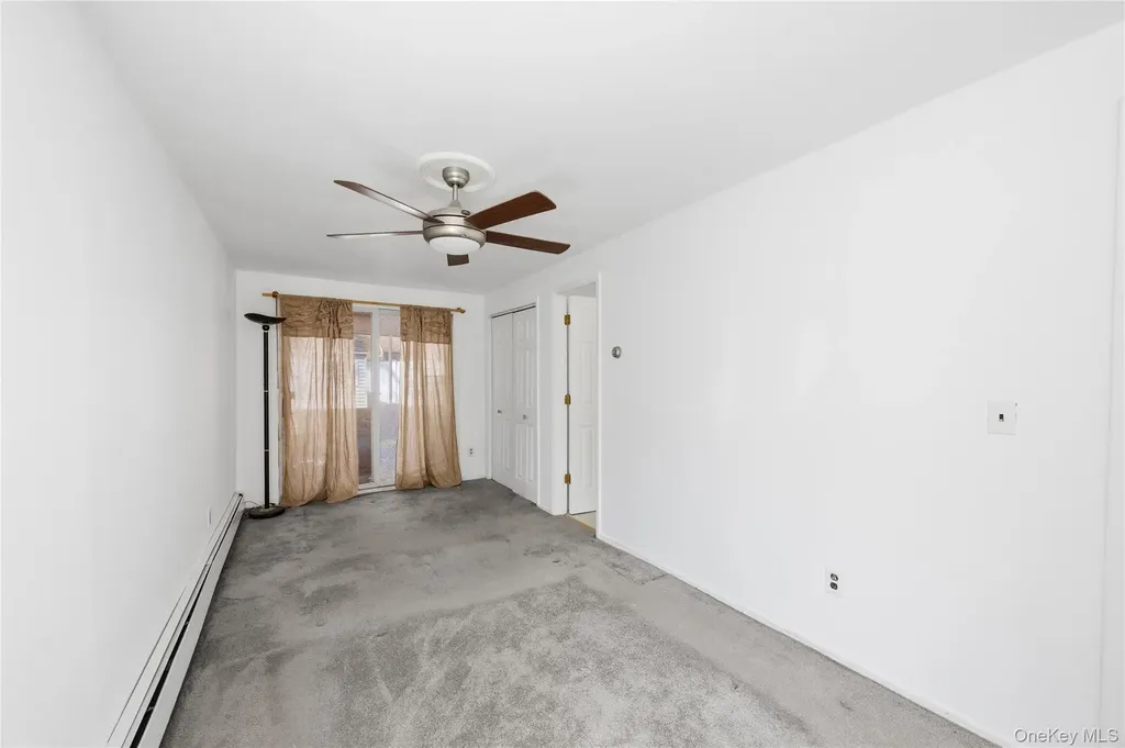 92 Wauwepex Trail Ridge NY 11961