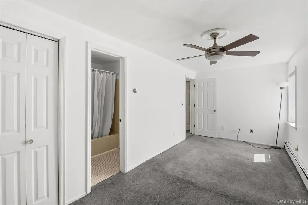 92 Wauwepex Trail Ridge NY 11961