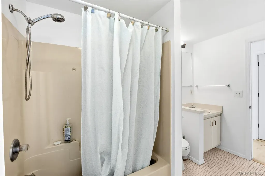 92 Wauwepex Trail Ridge NY 11961
