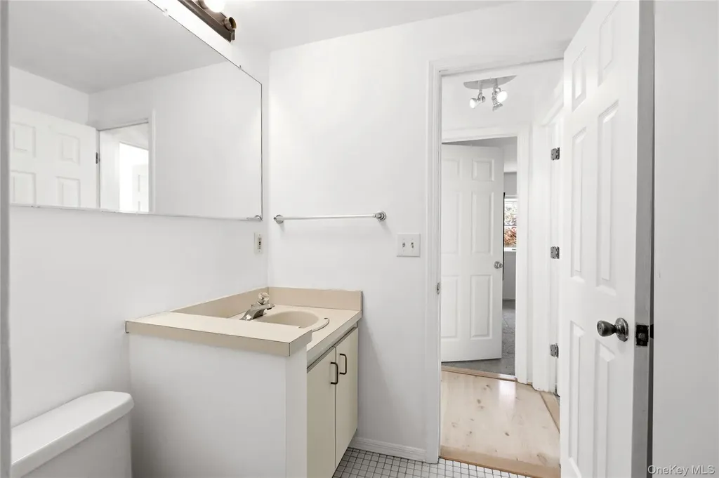 92 Wauwepex Trail Ridge NY 11961