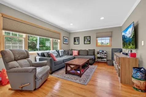 27 Meadow Road Montrose NY 10548