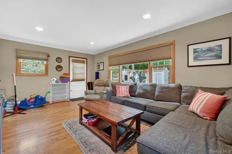 27 Meadow Road Montrose NY 10548