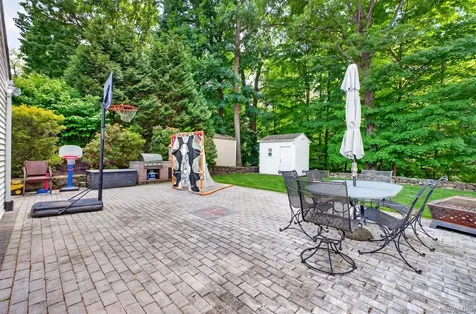 27 Meadow Road Montrose NY 10548