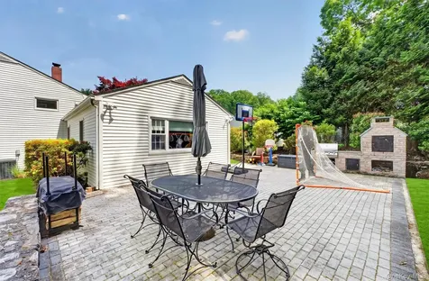 27 Meadow Road Montrose NY 10548