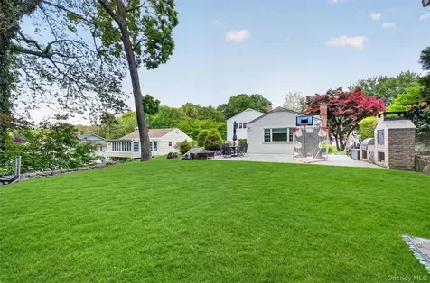 27 Meadow Road Montrose NY 10548