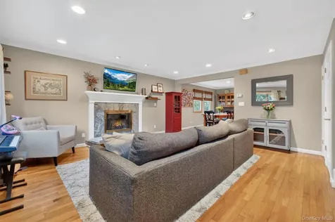 27 Meadow Road Montrose NY 10548