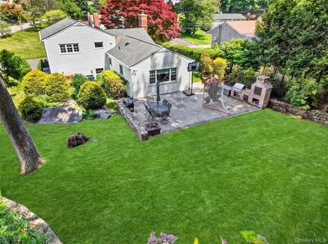 27 Meadow Road Montrose NY 10548