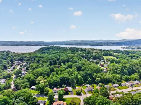 27 Meadow Road Montrose NY 10548