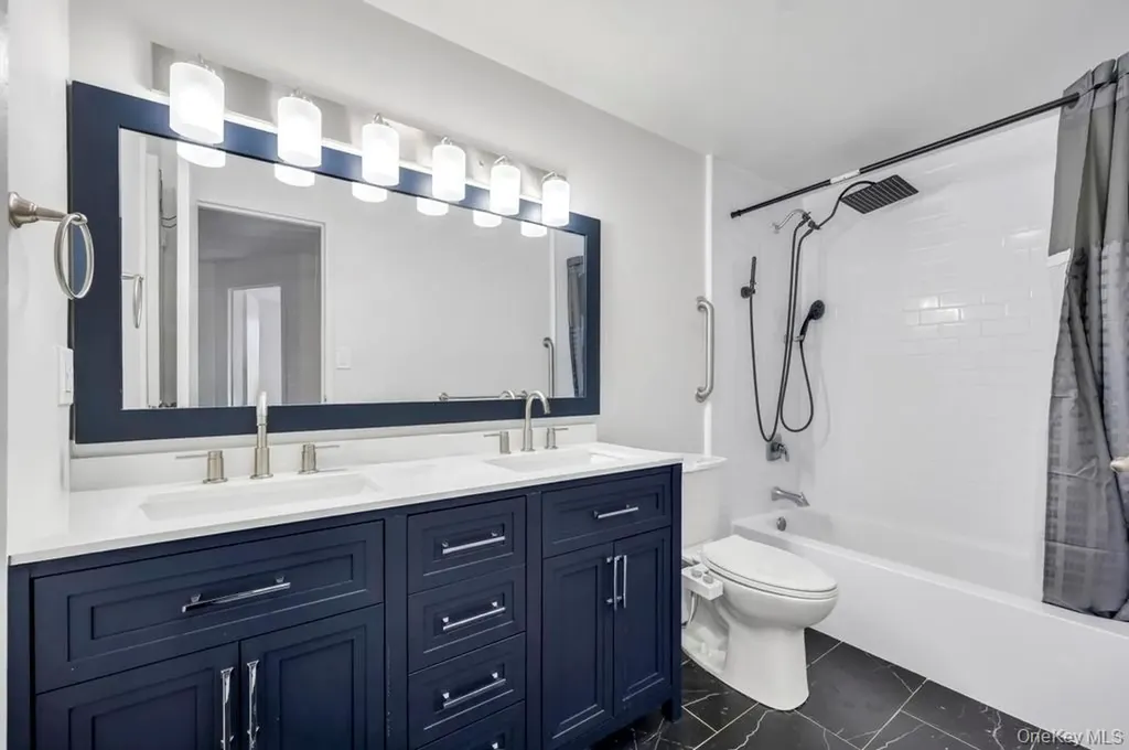 207 Skyline Drive Coram NY 11727