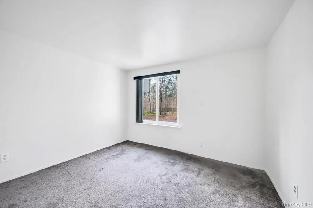 207 Skyline Drive Coram NY 11727