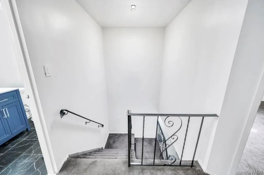 207 Skyline Drive Coram NY 11727
