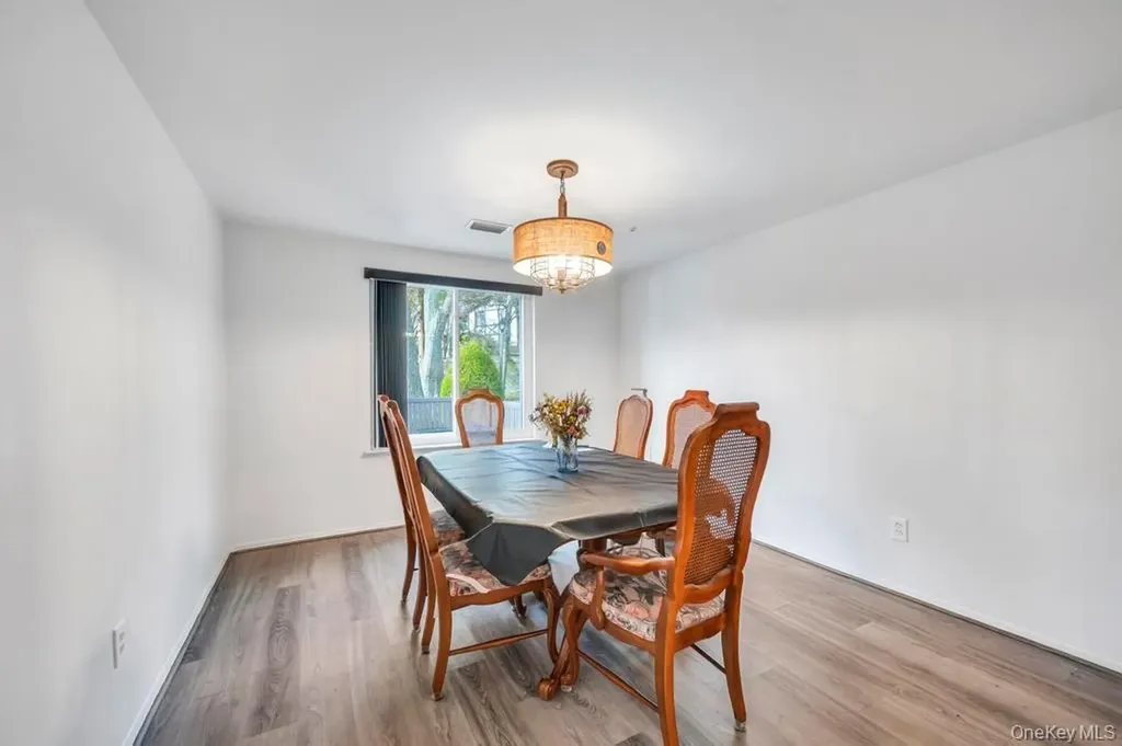 207 Skyline Drive Coram NY 11727