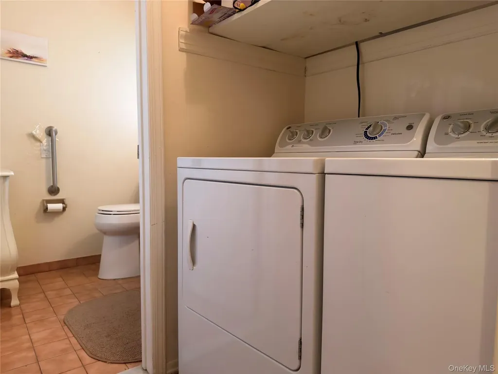 3 Primrose Lane North Babylon NY 11703