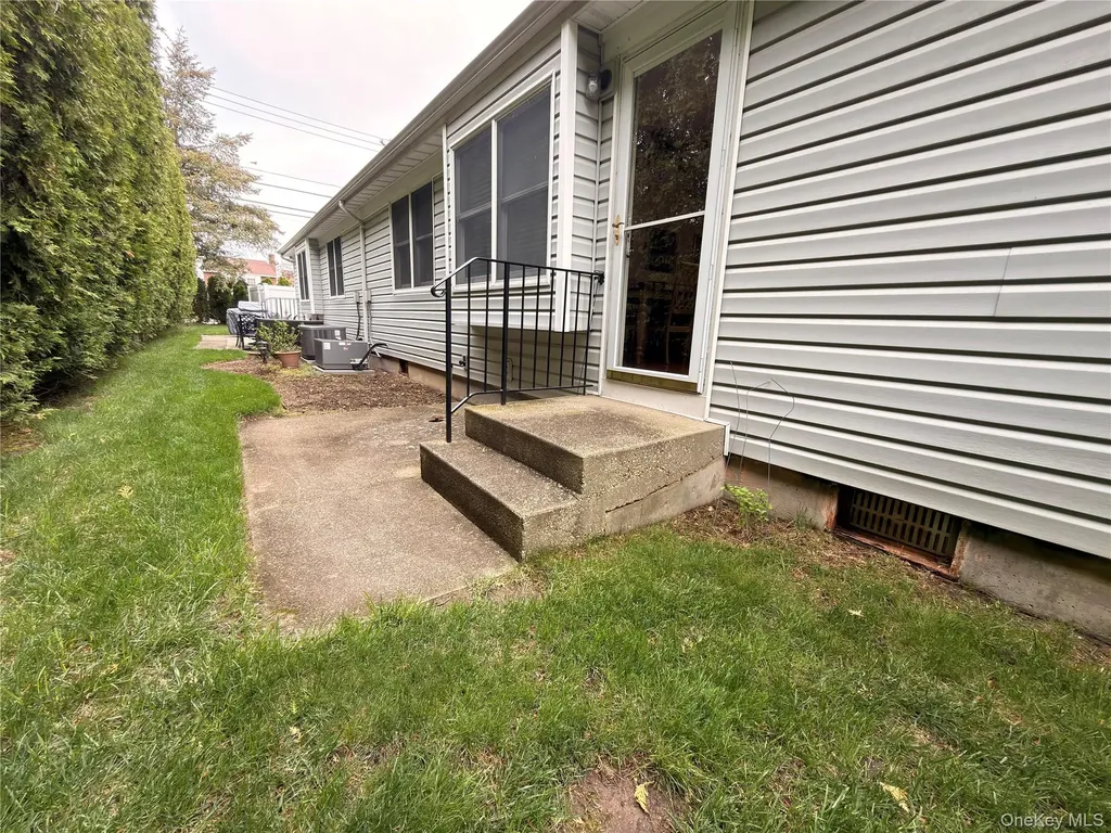 3 Primrose Lane North Babylon NY 11703