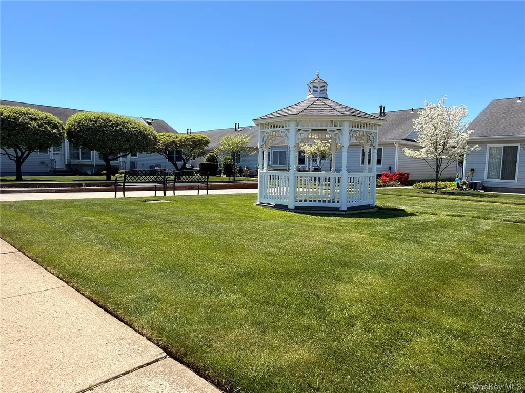 3 Primrose Lane North Babylon NY 11703